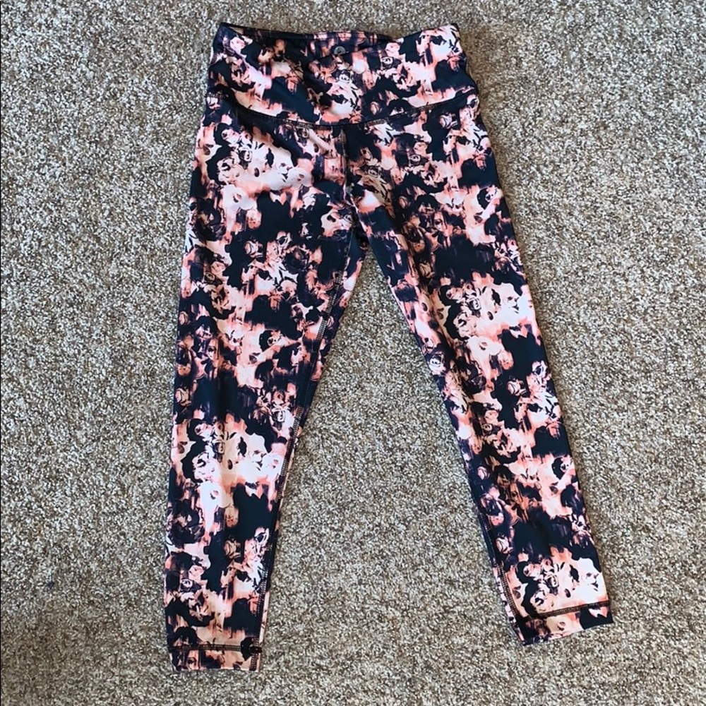 Cropped athletic leggings